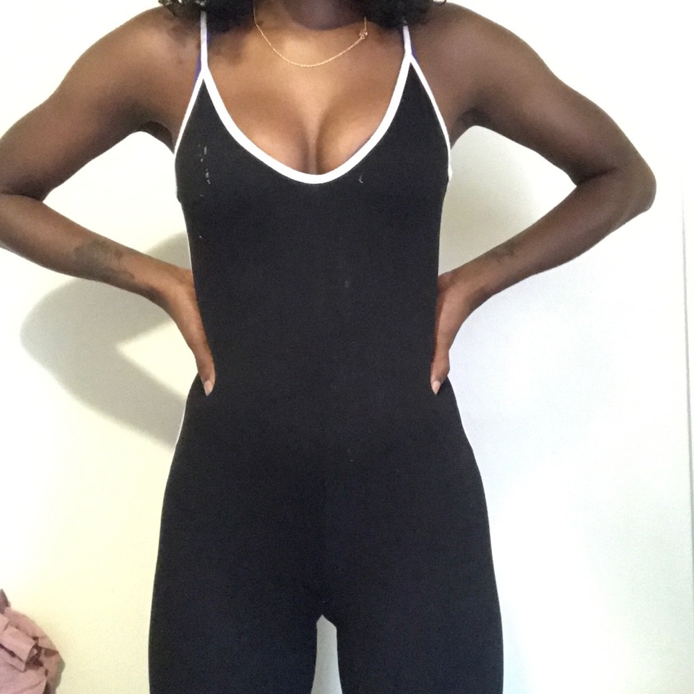 BLACK AND WHITE BODYSUIT